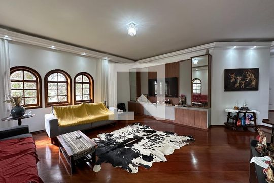 Casa de Condomínio para alugar com 5 quartos, 435m² em Jardim California, Jacareí