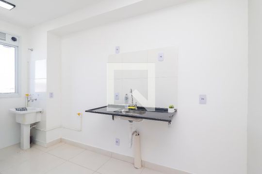 Cozinha e Área de Serviço de apartamento à venda com 2 quartos, 39m² em Cidade Líder, São Paulo