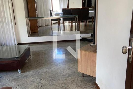 Sala de casa para alugar com 5 quartos, 390m² em Jaguaribe, Salvador