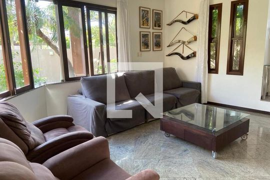 Sala de casa para alugar com 5 quartos, 390m² em Jaguaribe, Salvador