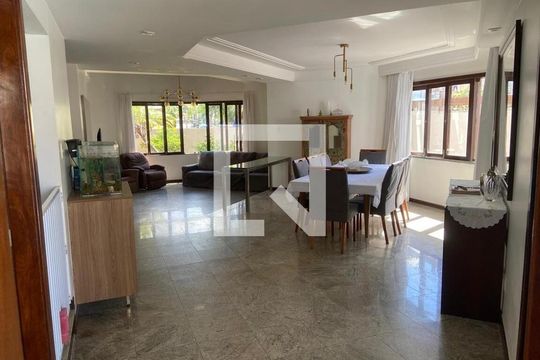 Sala de casa para alugar com 5 quartos, 390m² em Jaguaribe, Salvador