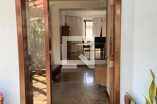 Sala de casa para alugar com 5 quartos, 390m² em Jaguaribe, Salvador