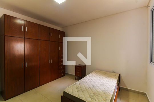 Quarto 2 de casa para alugar com 3 quartos, 130m² em Vila Bertioga, São Paulo
