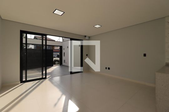 Sala de casa à venda com 3 quartos, 125m² em Parque Capuava, Santo André