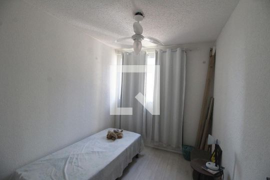 Quarto 1 de apartamento para alugar com 2 quartos, 45m² em Parque Sao Vicente, Belford Roxo