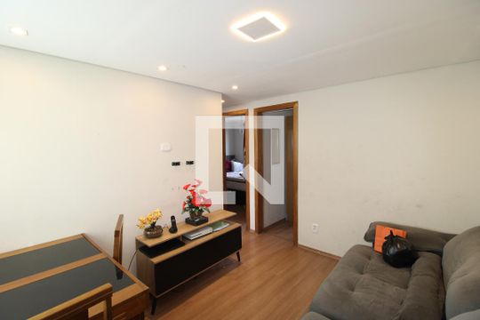 Sala de apartamento para alugar com 2 quartos, 46m² em Conjunto Residencial José Bonifácio, São Paulo