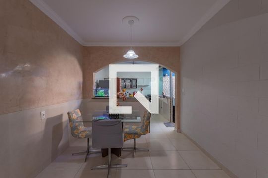 Sala de jantar de casa à venda com 2 quartos, 87m² em Santa Monica, Belo Horizonte