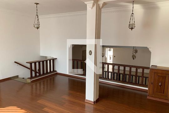Sala de casa para alugar com 4 quartos, 408m² em Vila Ipiranga, Mogi das Cruzes