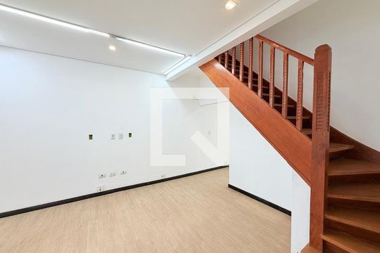 Sala de casa para alugar com 2 quartos, 120m² em Cidade Monções, São Paulo