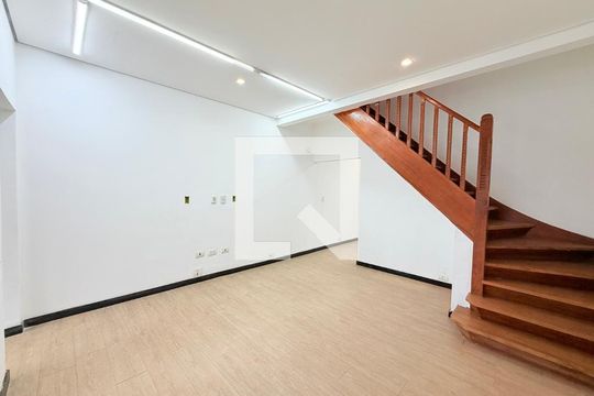 Sala de casa para alugar com 2 quartos, 120m² em Cidade Monções, São Paulo
