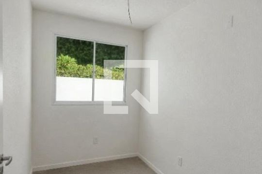 Quarto de apartamento para alugar com 1 quarto, 40m² em Jardim das Margaridas, Salvador