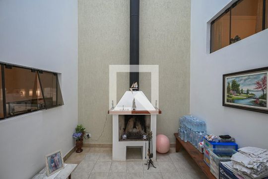 Lareira de casa à venda com 3 quartos, 320m² em Parque Monte Alegre, Taboão da Serra