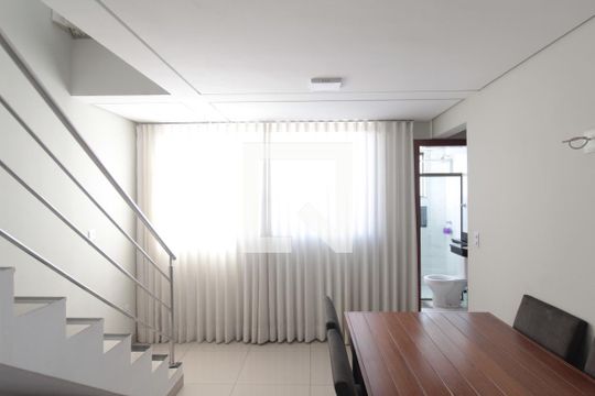 Sala de apartamento à venda com 2 quartos, 100m² em Candelária, Belo Horizonte