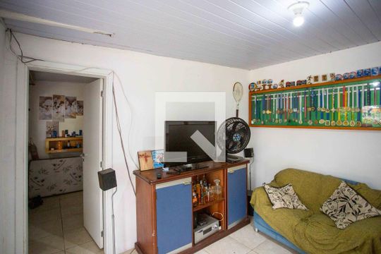 Casa à venda com 1 quarto, 650m² em Sete Praias, Diadema