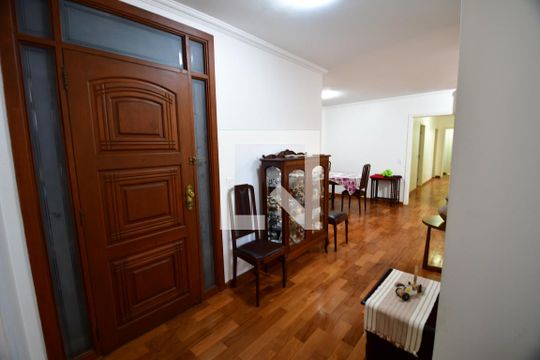 Hall de entrada de apartamento para alugar com 4 quartos, 224m² em Centro, Campinas