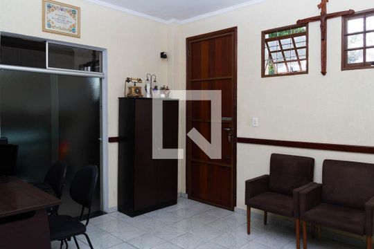 Casa à venda com 4 quartos, 303m² em Vila Carrão, São Paulo