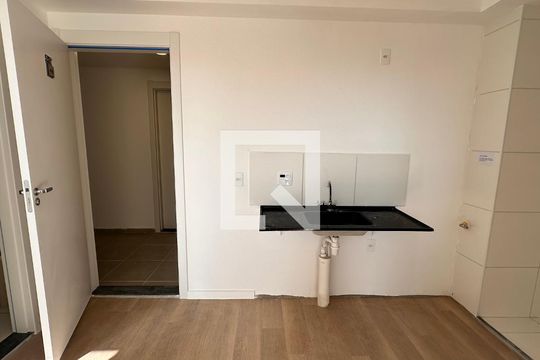 Sala/cozinha de kitnet/studio à venda com 2 quartos, 34m² em Jardim São Luís, São Paulo