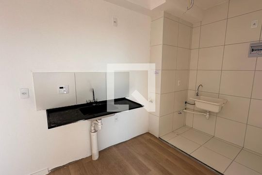 Sala/cozinha de kitnet/studio à venda com 2 quartos, 34m² em Jardim São Luís, São Paulo