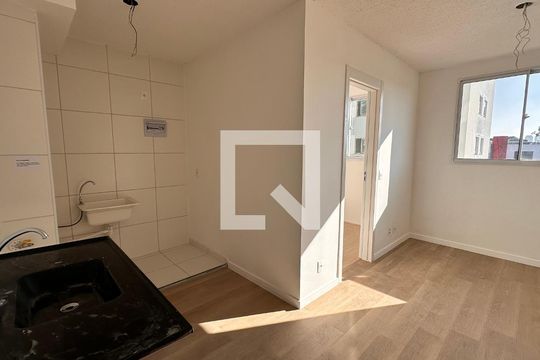 Sala/cozinha de kitnet/studio à venda com 2 quartos, 34m² em Jardim São Luís, São Paulo