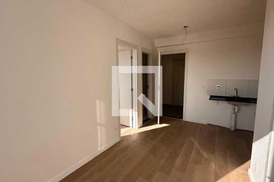 Sala/cozinha de kitnet/studio à venda com 2 quartos, 34m² em Jardim São Luís, São Paulo
