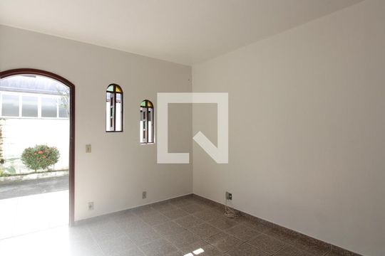 Apartamento para alugar com 2 quartos, 60m² em Ogiva, Cabo Frio