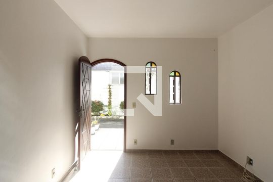 Apartamento para alugar com 2 quartos, 60m² em Ogiva, Cabo Frio
