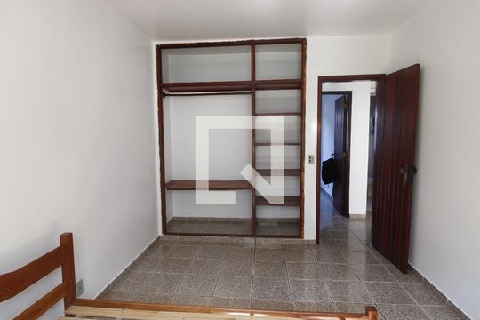 Apartamento para alugar com 2 quartos, 60m² em Ogiva, Cabo Frio