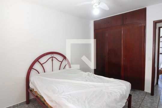 Apartamento para alugar com 2 quartos, 60m² em Ogiva, Cabo Frio