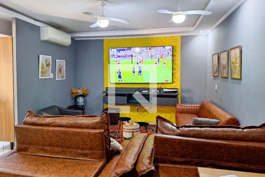 Sala de casa à venda com 3 quartos, 146m² em Piratininga, Niterói