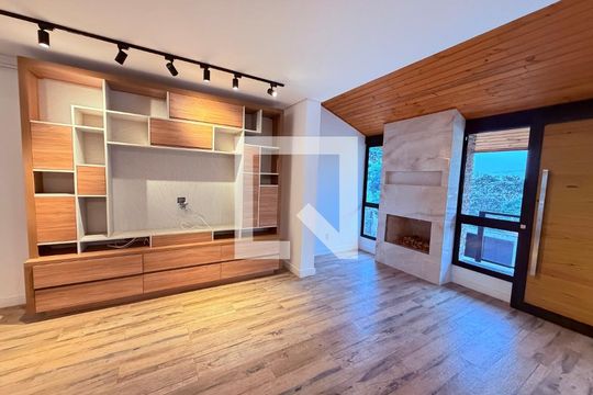Casa para alugar com 4 quartos, 351m² em Novo Horizonte, Juiz de Fora