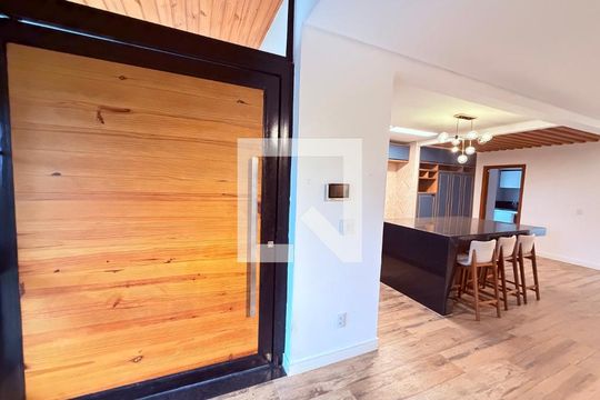 Casa para alugar com 4 quartos, 351m² em Novo Horizonte, Juiz de Fora