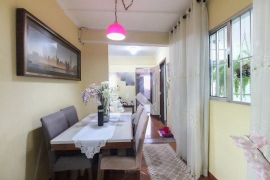 Sala de casa à venda com 4 quartos, 300m² em Lajeado, São Paulo