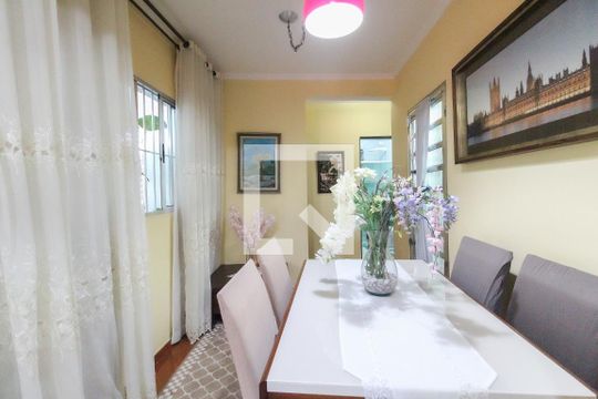 Sala de casa à venda com 4 quartos, 300m² em Lajeado, São Paulo