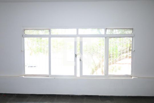 Sala 1 de casa para alugar com 2 quartos, 140m² em Itaquera, São Paulo