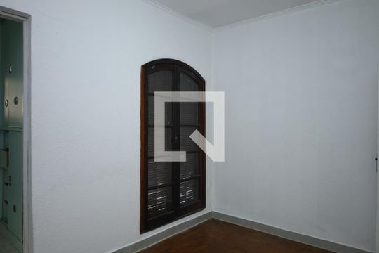 Sala 2 de casa para alugar com 2 quartos, 140m² em Itaquera, São Paulo