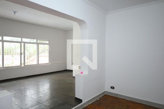 Sala 2 de casa para alugar com 2 quartos, 140m² em Itaquera, São Paulo