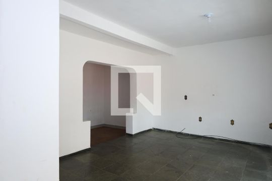 Sala 1 de casa para alugar com 2 quartos, 140m² em Itaquera, São Paulo