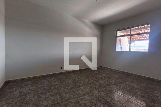 Quarto de casa para alugar com 4 quartos, 360m² em Riacho das Pedras, Contagem