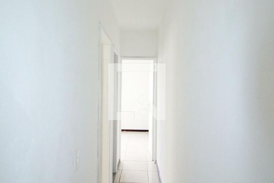 Corredor de apartamento para alugar com 2 quartos, 70m² em Irajá, Rio de Janeiro