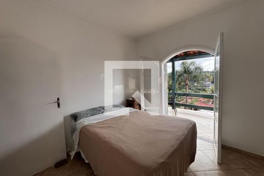 Casa à venda com 3 quartos, 301m² em Parque Viana, Barueri