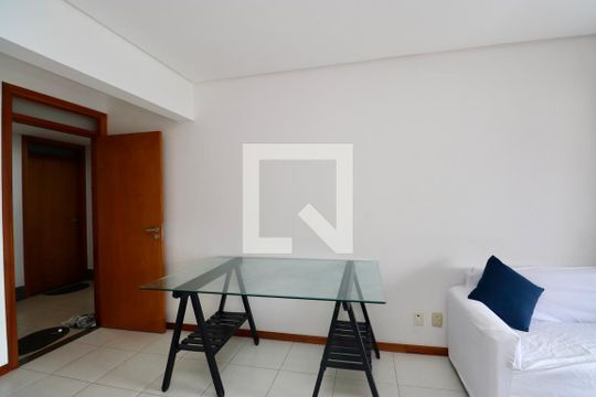 Sala de apartamento para alugar com 1 quarto, 52m² em Caminho das Árvores, Salvador