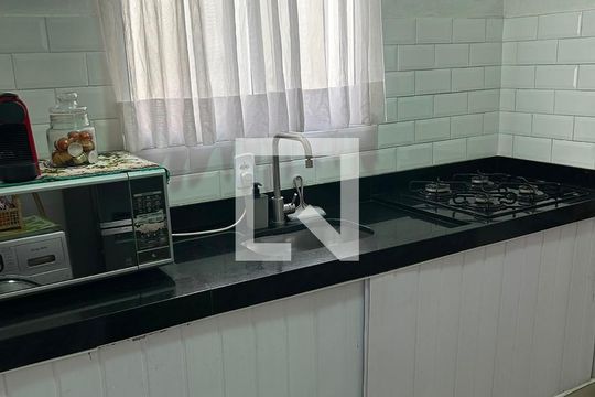 Cozinha de apartamento para alugar com 2 quartos, 43m² em Caguassu, Sorocaba