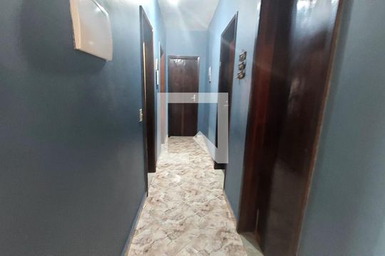 Corredor de casa à venda com 3 quartos, 290m² em Taquara, Rio de Janeiro