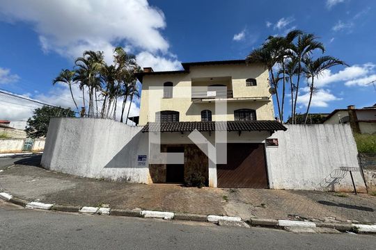Fachada com Placa de casa à venda com 6 quartos, 200m² em City Bussocaba, Osasco