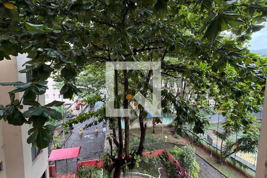 Sala - Vista de apartamento para alugar com 2 quartos, 48m² em Jacarepaguá, Rio de Janeiro