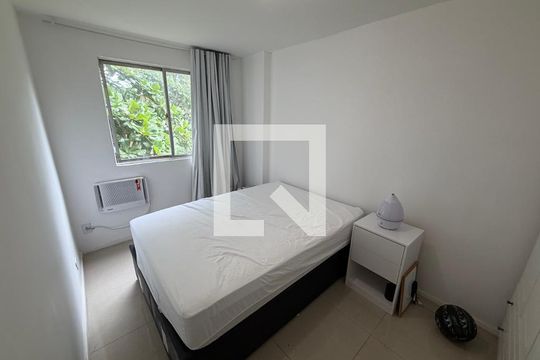 Quarto 2 de apartamento para alugar com 2 quartos, 48m² em Jacarepaguá, Rio de Janeiro