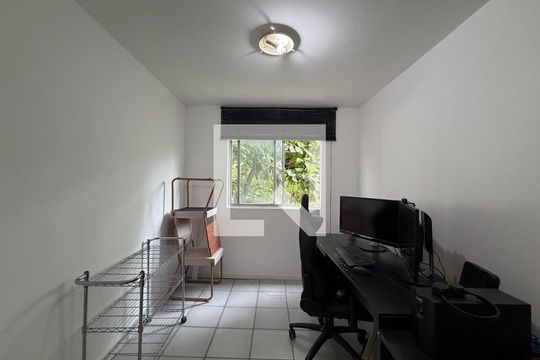Quarto 1 de apartamento para alugar com 2 quartos, 48m² em Jacarepaguá, Rio de Janeiro