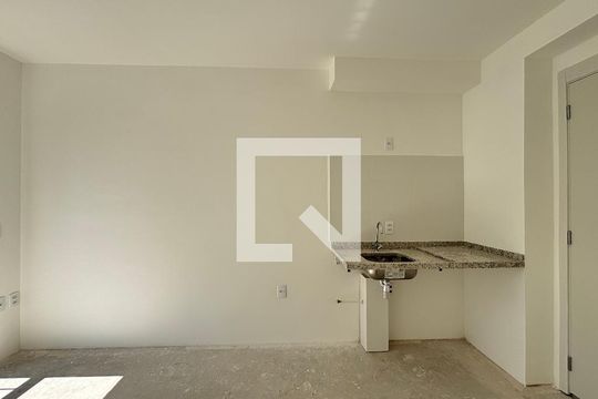Sala/Cozinha de apartamento à venda com 1 quarto, 28m² em Vila Olímpia, São Paulo