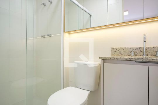 Banheiro da suíte de apartamento à venda com 2 quartos, 63m² em Centro, São Caetano do Sul
