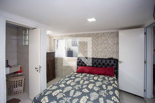 Quarto Suíte de casa à venda com 2 quartos, 90m² em Piraporinha, Diadema